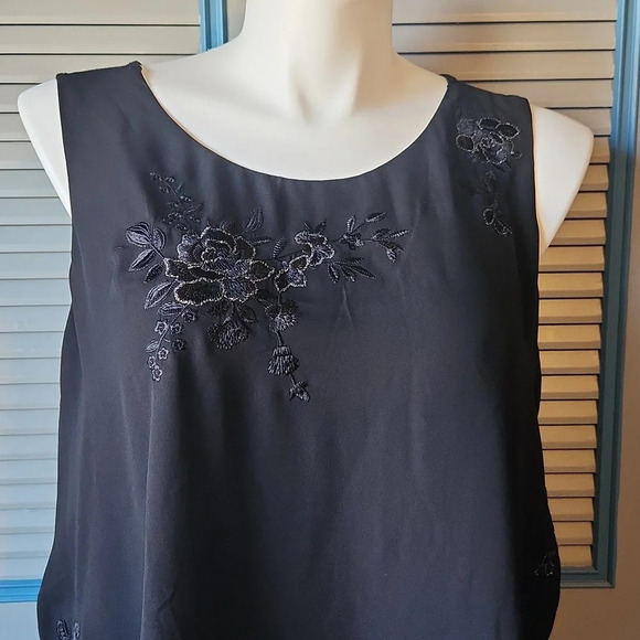 Diane Gilman Sleeveless Black Top - Picture 3 of 12